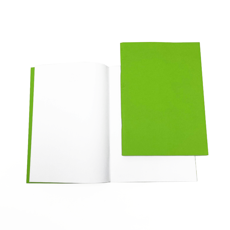 Quaderno verde con pagine bianche - formato A5 