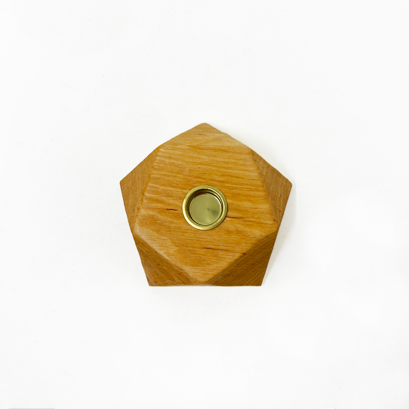 Porta candela piccola in legno intagliato