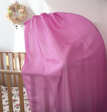 Velo in seta rosa per la culla del neonato - rosa chiaro