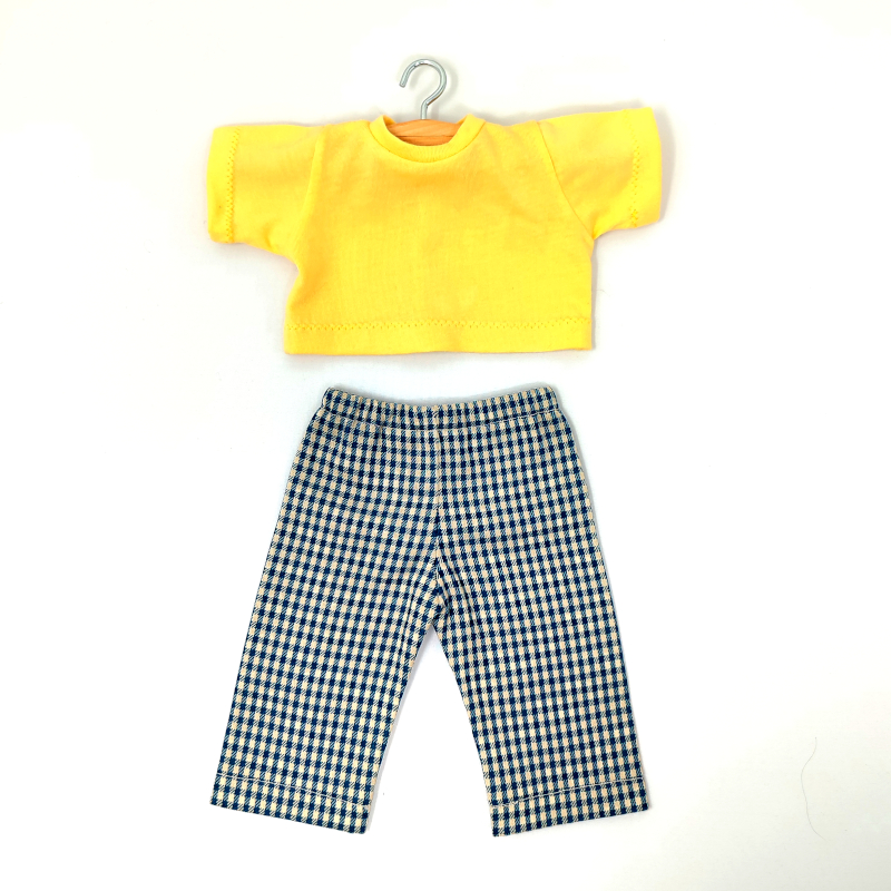 Pantaloni a scacchi e magliettina gialla - per bambole