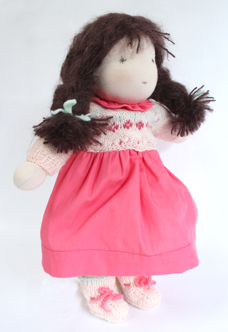 Bambola steineriana (pezzo unico) - Giulia con grembiule per la scuola e bambolina