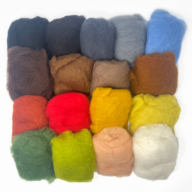 Pacchetto di lana cardata - 17 colori adatti alla realizzazione di animali 100gr