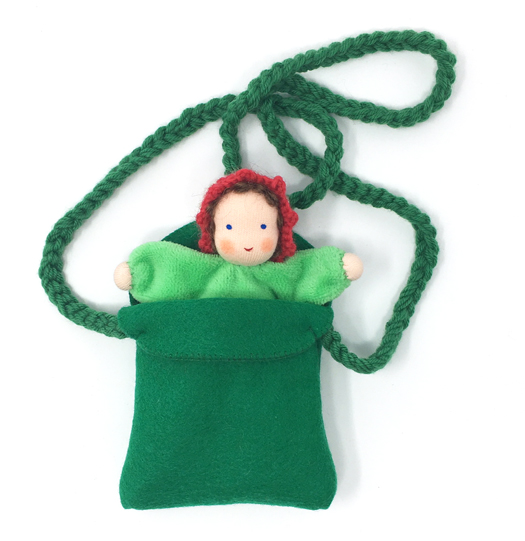 Bambolina con borsetta - verde