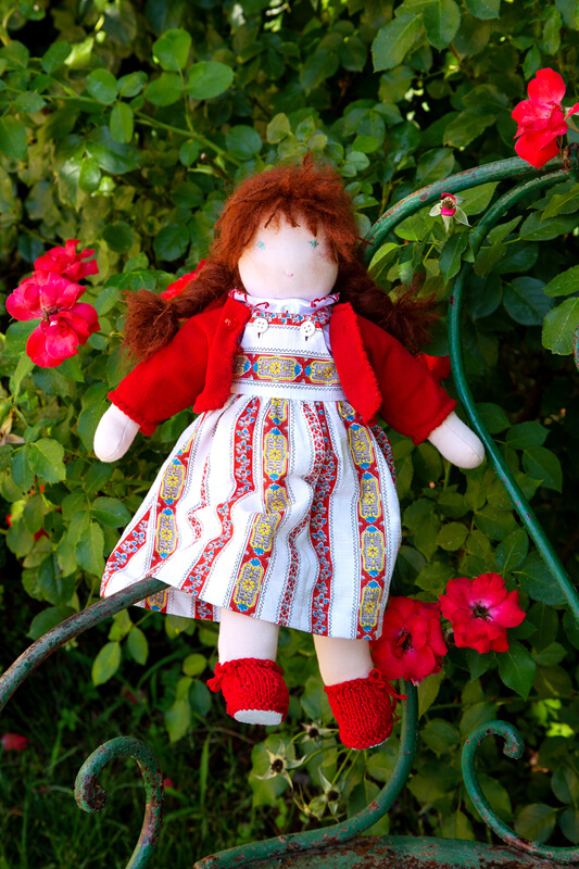 Bambola steineriana (pezzo unico) - Rosa con vestitini di ricambio